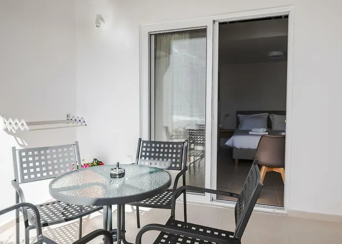 Stylish - 8f House * カラマタ