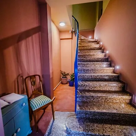 Stylish - 8f House